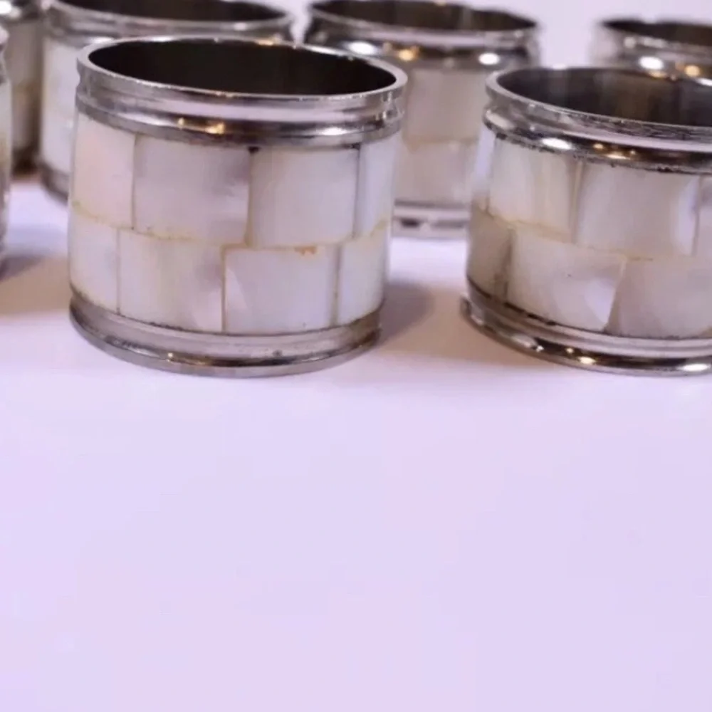 Napkin Rings Mother of Pearl Shell with Silver Bands Set of 4 in the box New